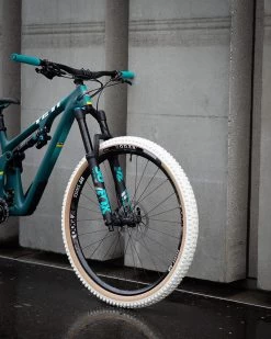 Onza Porcupine TRC 29x2.40 White Edition Faltreifen 7 Onza Porcupine TRC 29x2.40 White Edition Faltreifen -Shimano Store DSC00519 1 2400x3000 1